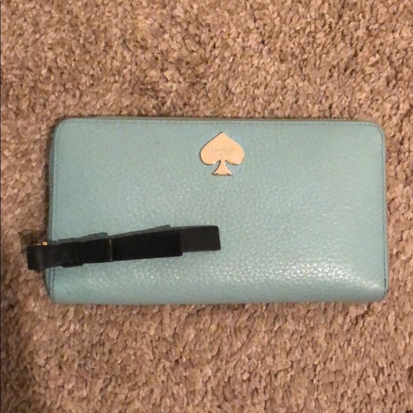 Kate Spade Zip Wallet - Picture 4 of 5